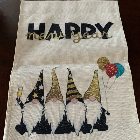 Set of 4 garden flags. - Picture 6 of 7